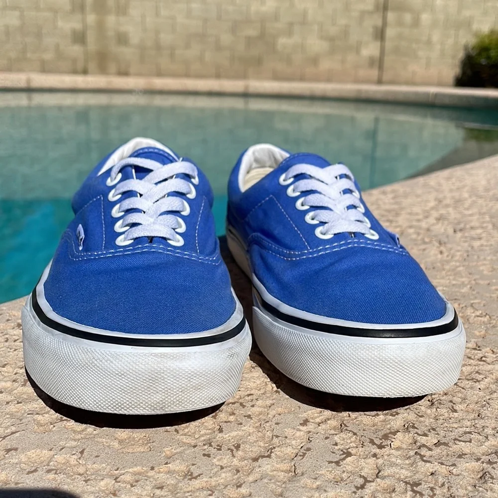 Vans Authentic Sneakers in beautiful Carolina blue. Like new condition. Men 8.5. - Picture 5 of 8
